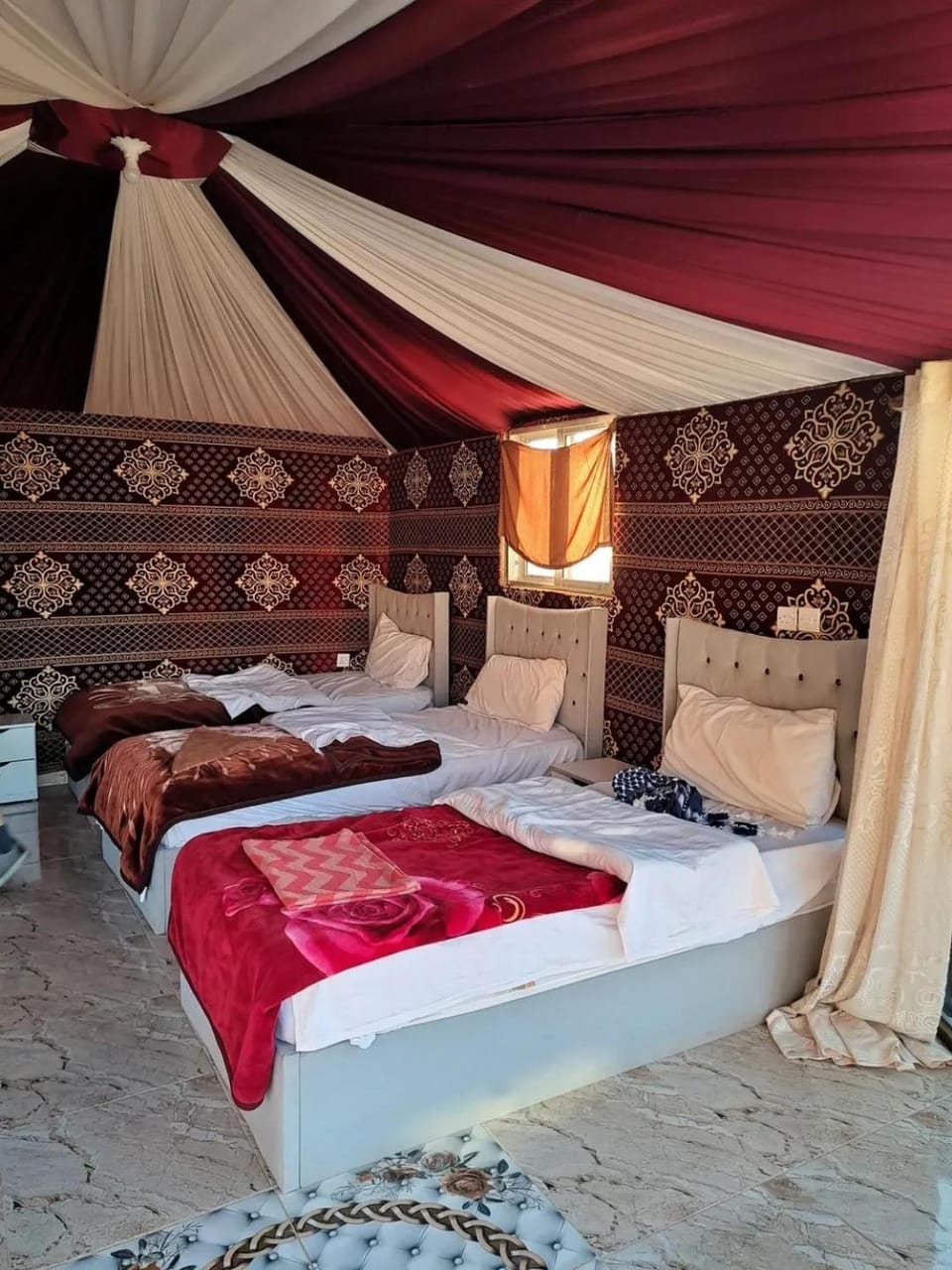 Camp in the natural reserve & tours Bed and Breakfast in South District