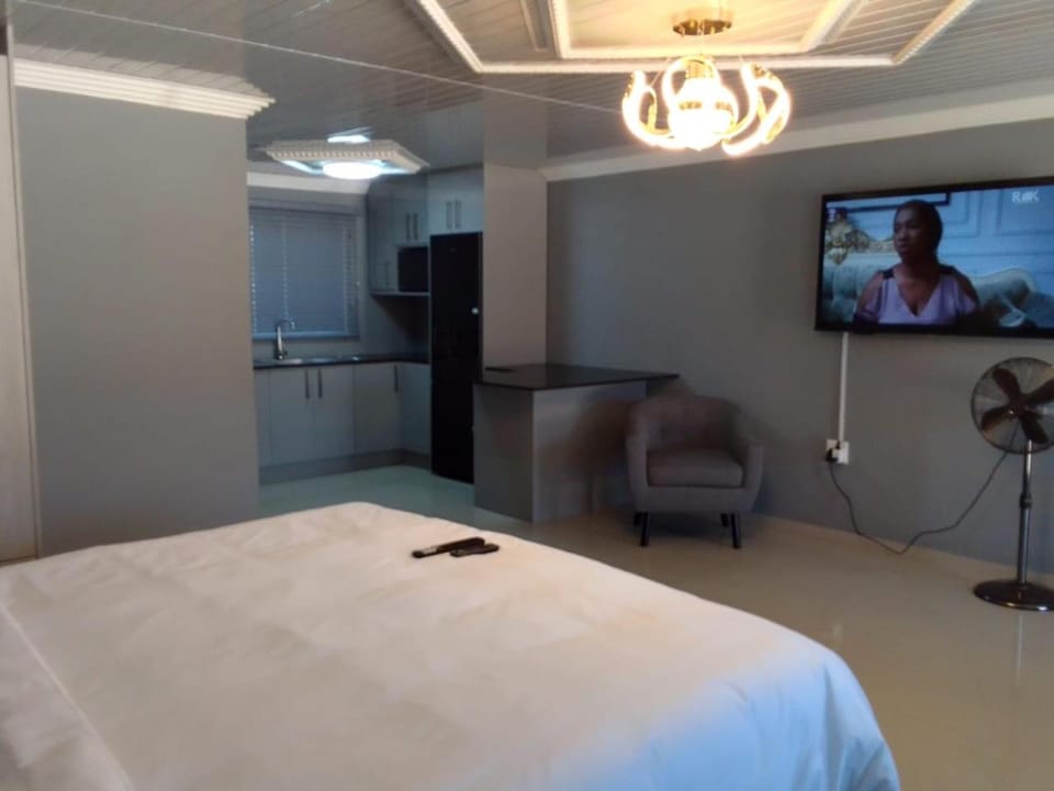 Tlhaping Guest Lodge Bed and Breakfast in KwaZulu-Natal