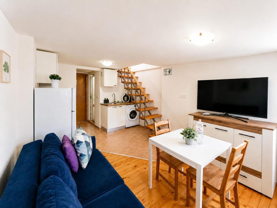 TV and multimedia, Dining area