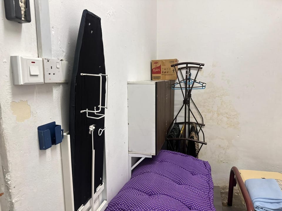 Bed, flat iron