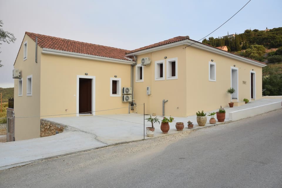 Property building, Day, Neighbourhood, Street view