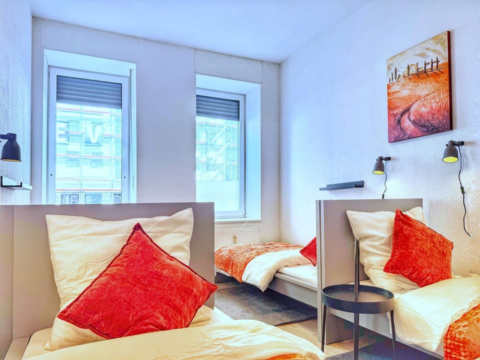 Bed, Photo of the whole room, Decorative detail, Bedroom