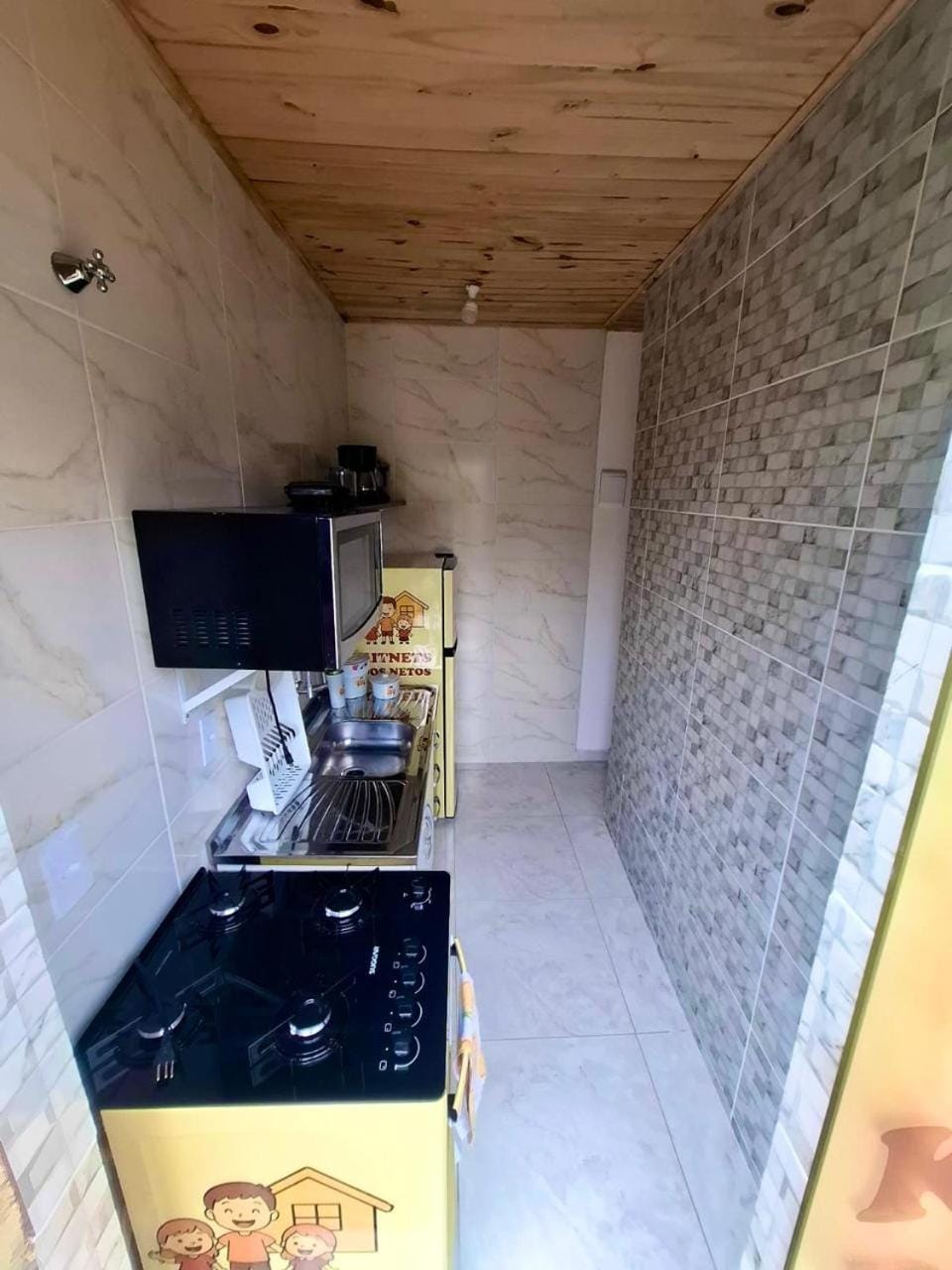 Kitchen or kitchenette, oven, pet friendly, stove, toaster