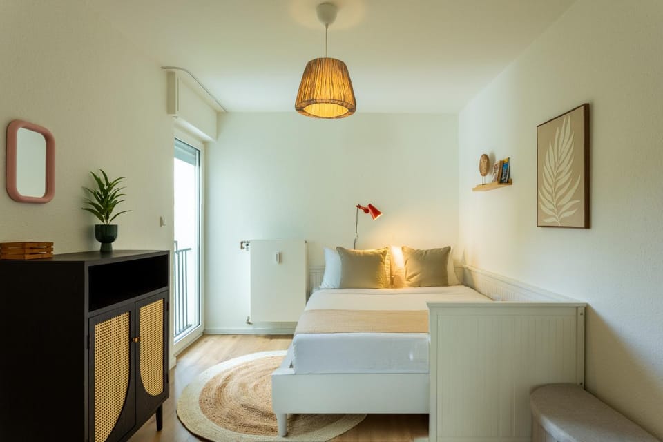 Bed, Photo of the whole room, Bedroom