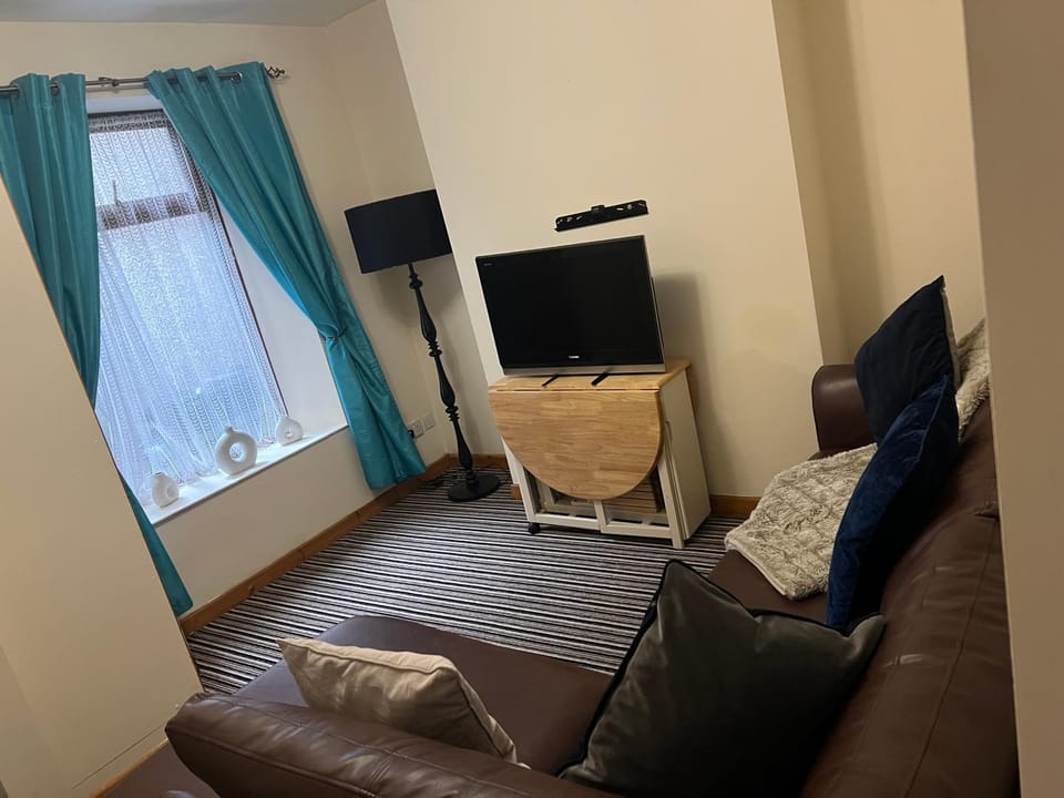 54 - Room 1 - City views Bed and Breakfast in Swansea