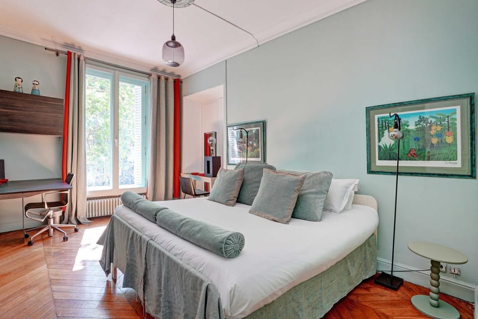 Bed, Photo of the whole room, Bedroom