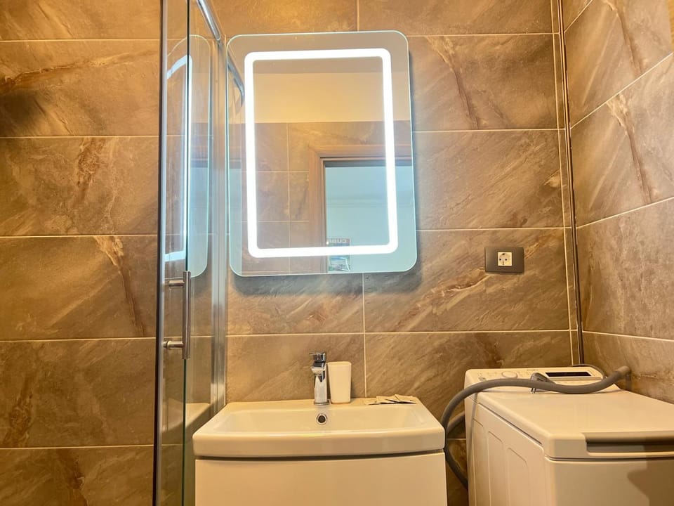 Shower, Toilet, Bathroom, washing machine