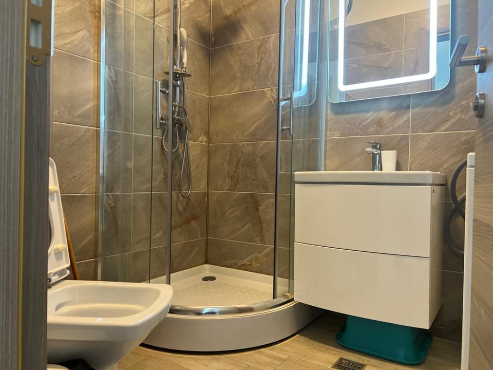 Shower, Toilet, Bathroom
