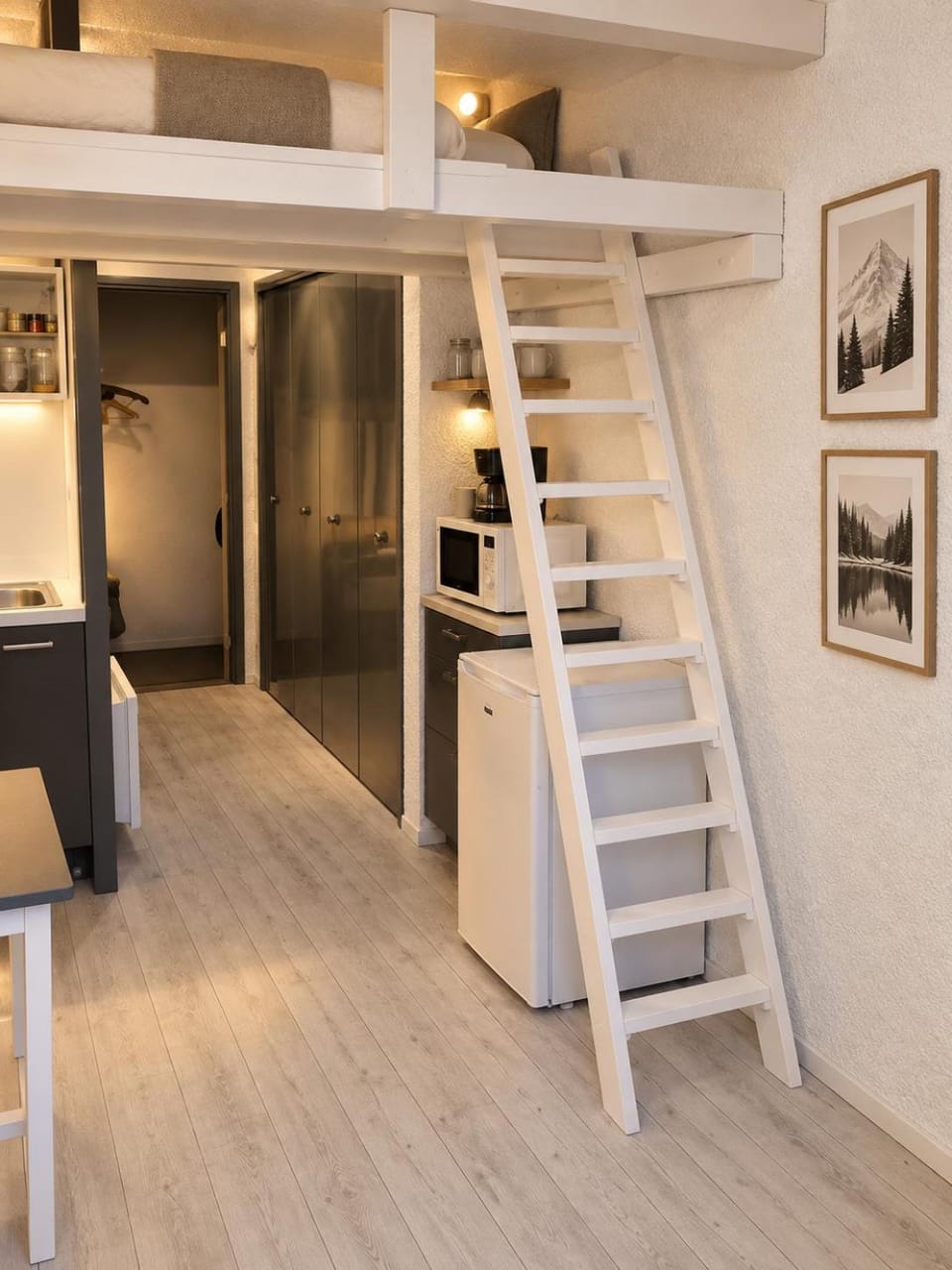 Kitchen or kitchenette