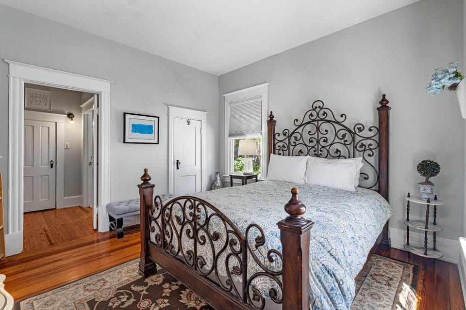 Old City Charm l Historic l Walk to St George Apartment in Saint Augustine