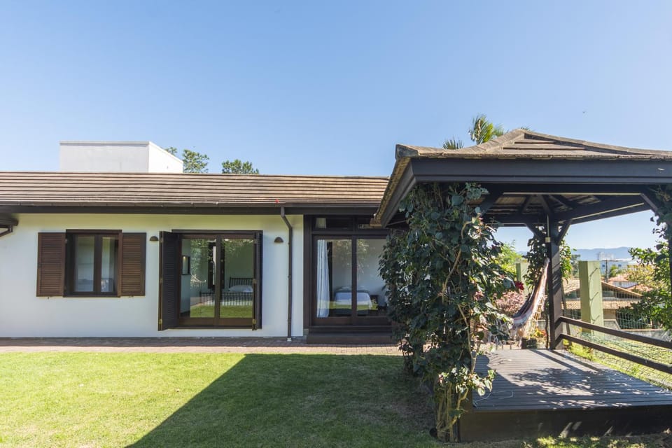 Casa ampla c/ jardim e churrasqueira BK3156 House in Florianopolis
