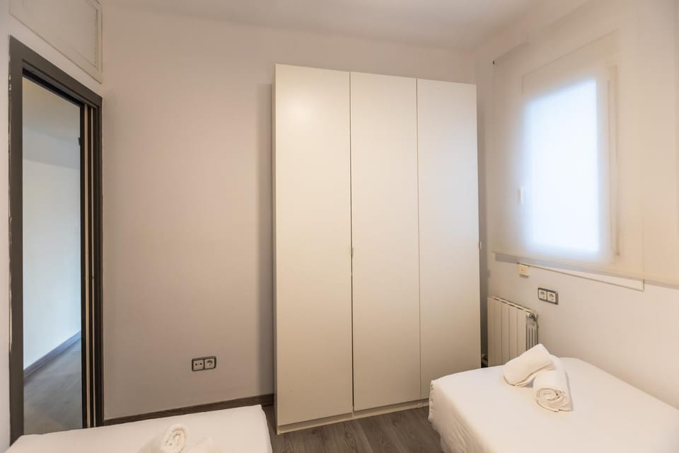 64IND1131 - Apartment with balcony Apartment in Barcelona
