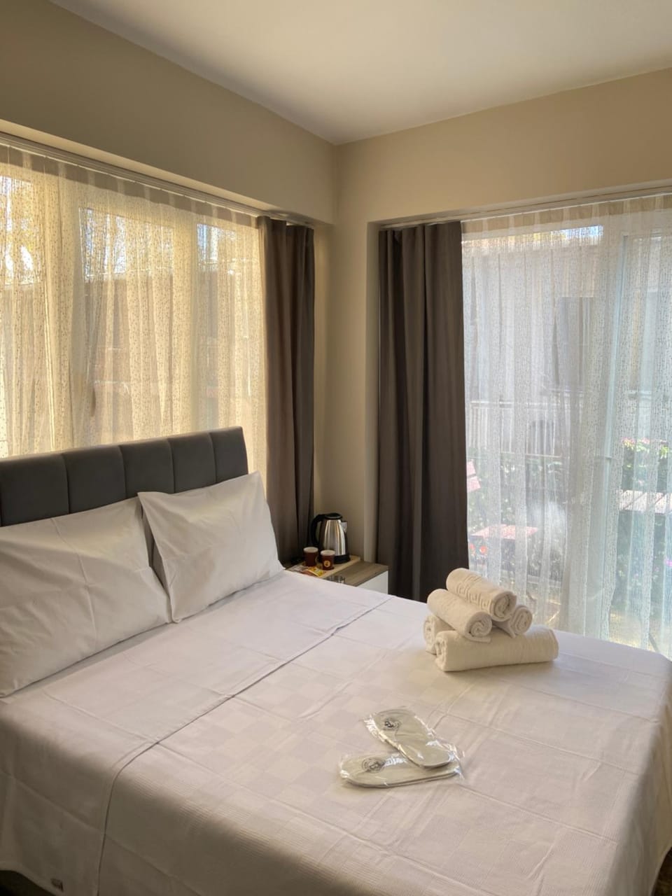 Bed, Photo of the whole room, Bedroom, towels