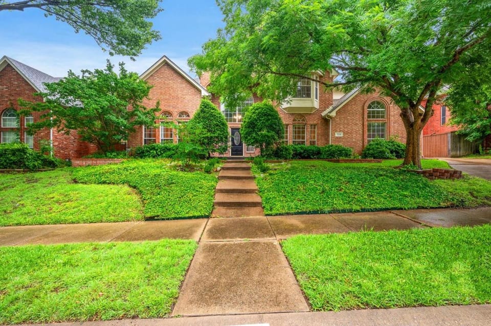 Property building, Street view