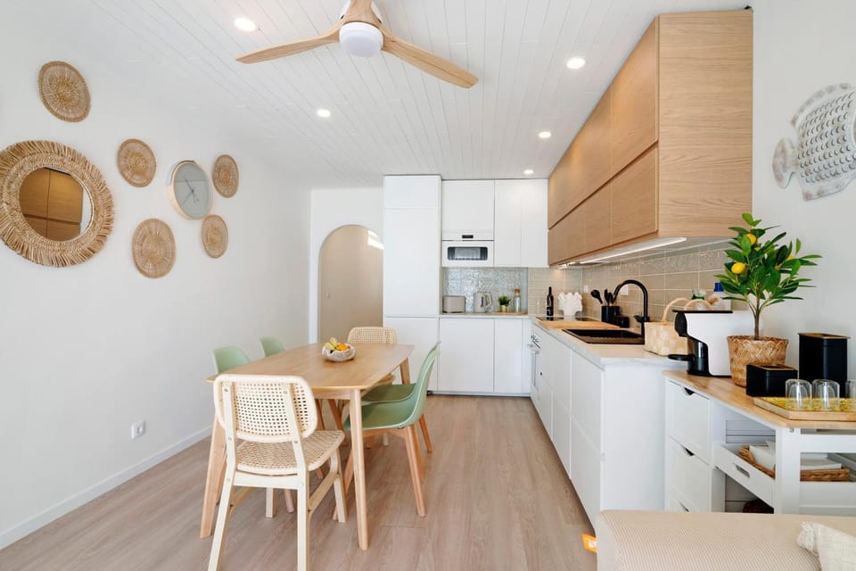 Property building, Kitchen or kitchenette, Living room