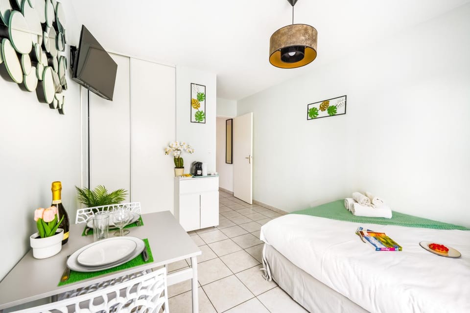 Kitchen or kitchenette, Photo of the whole room