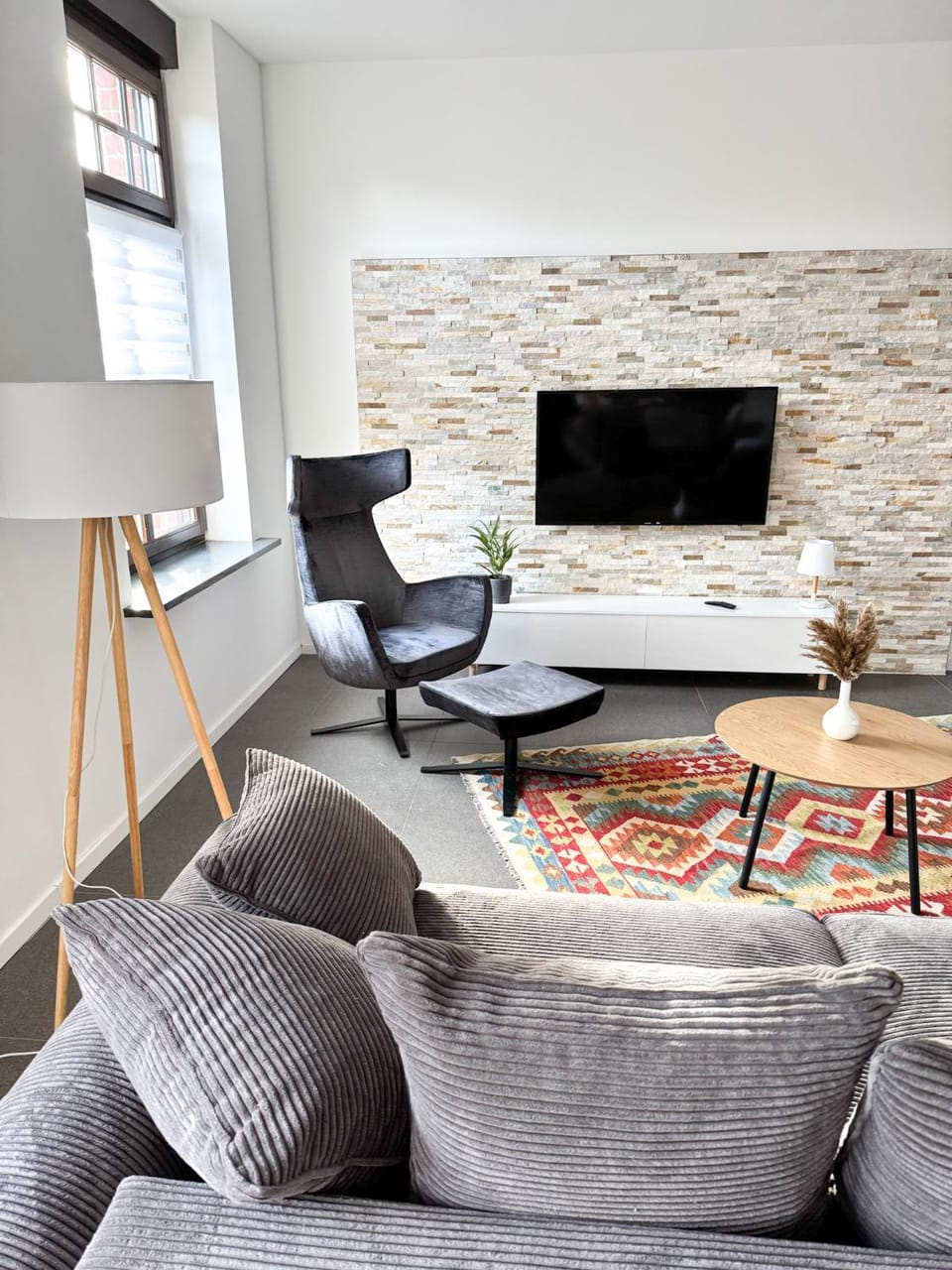 Communal lounge/ TV room, TV and multimedia, Living room, Seating area, Evening entertainment