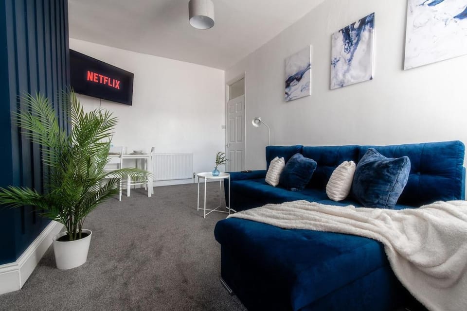 TV and multimedia, Living room, Photo of the whole room, Seating area