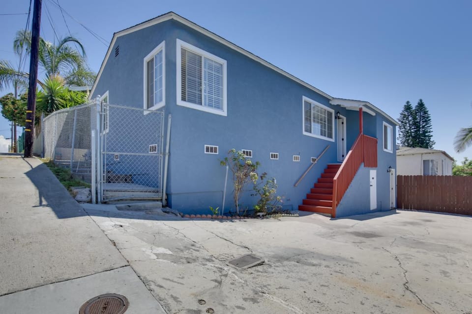 4 Mi to Dtwn San Diego: Cozy Getaway w/ Patio! House in San Diego