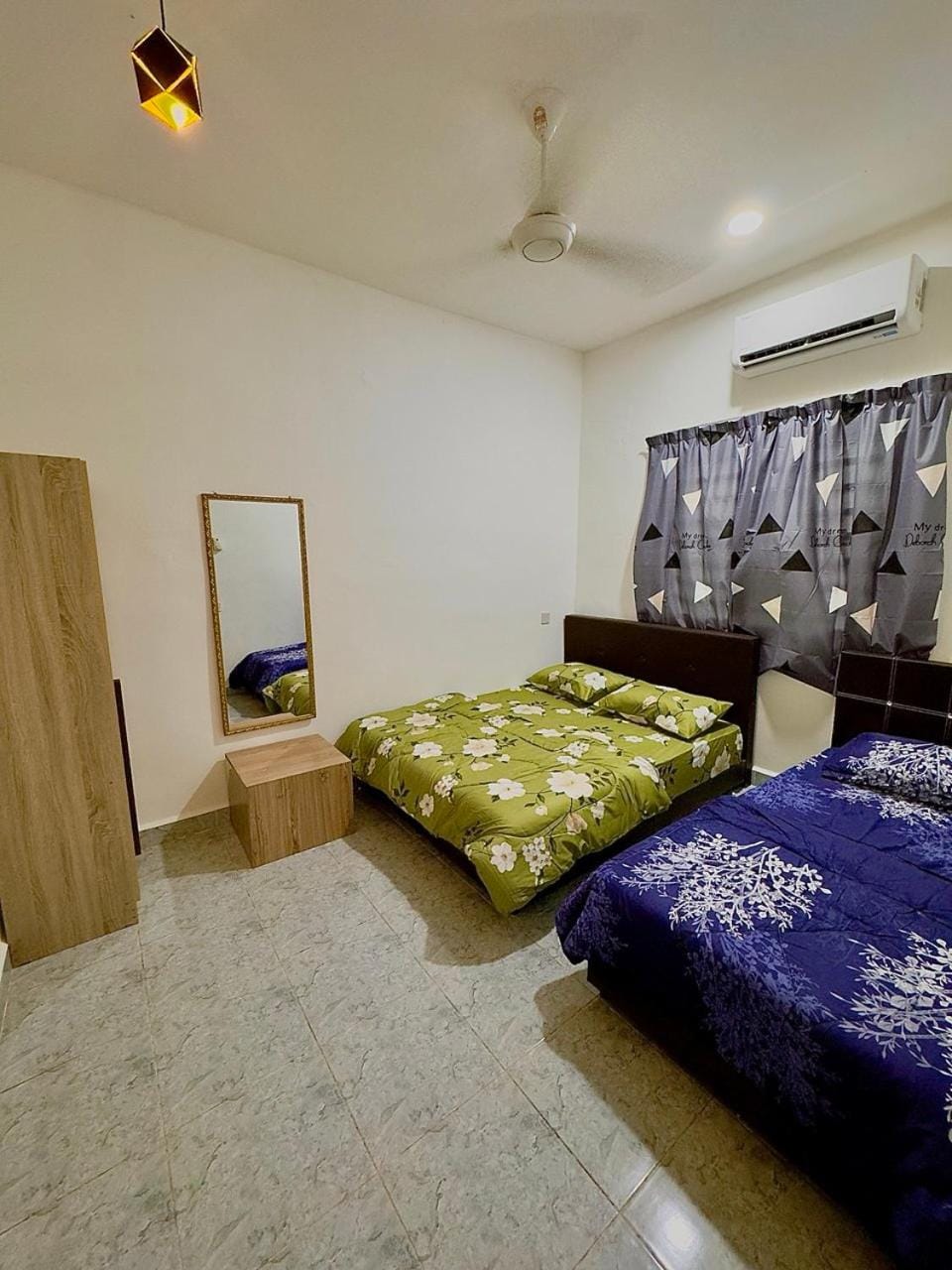 Bed, Photo of the whole room, Bedroom, wardrobe, air conditioner