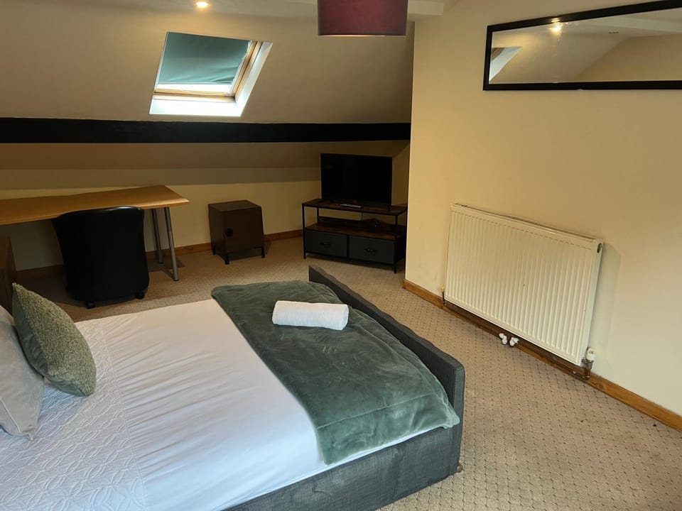 54 - Room 4 - Very spacious Bed and Breakfast in Swansea