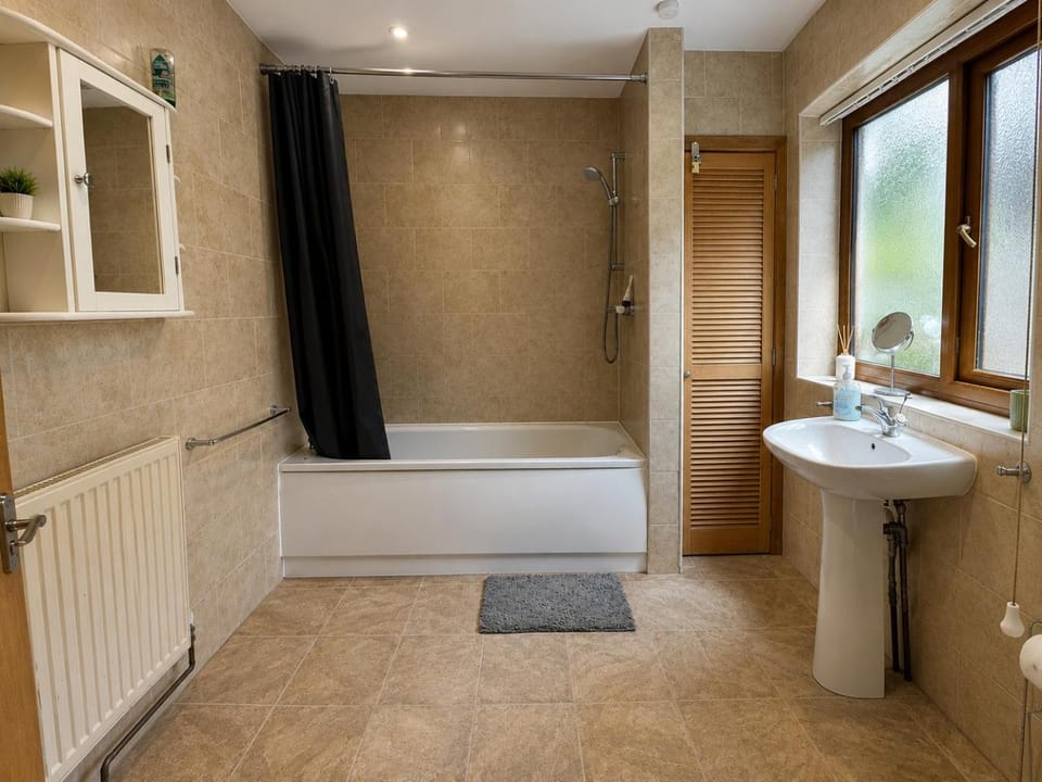 Bathroom, Bath