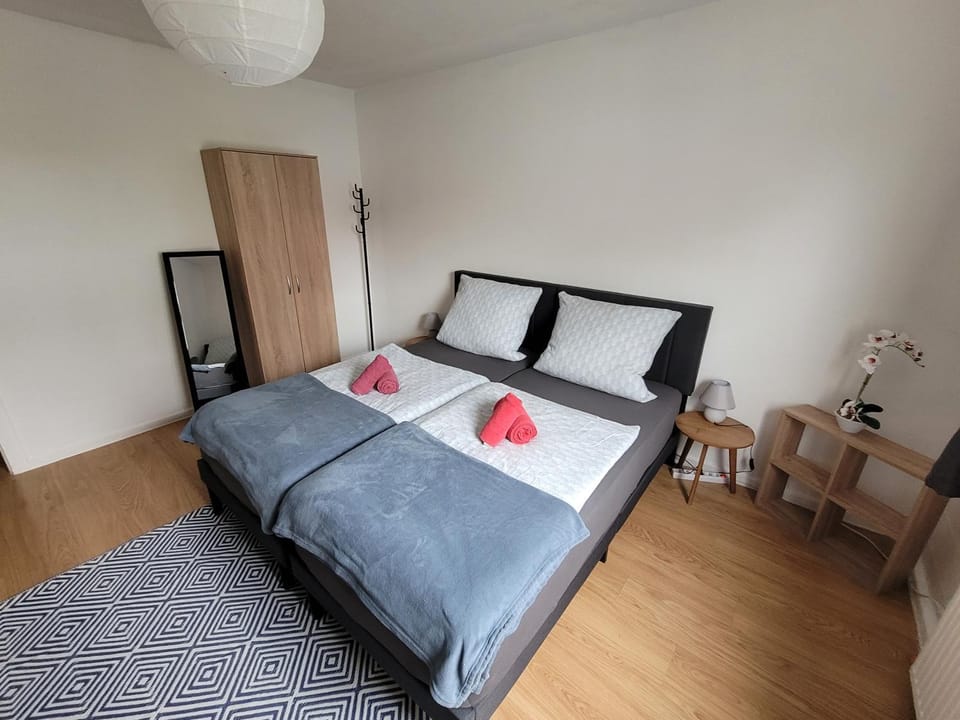 Bed, Photo of the whole room, Bedroom, wardrobe