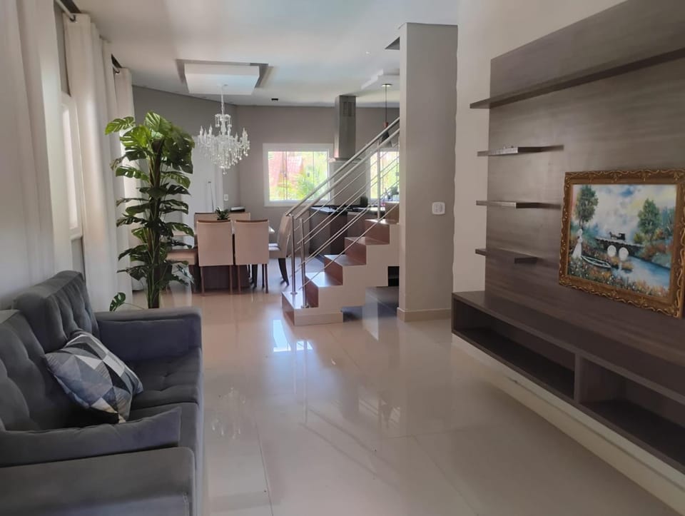 Chalé confortável com área de lazer Nature lodge in Sao Jose dos Campos