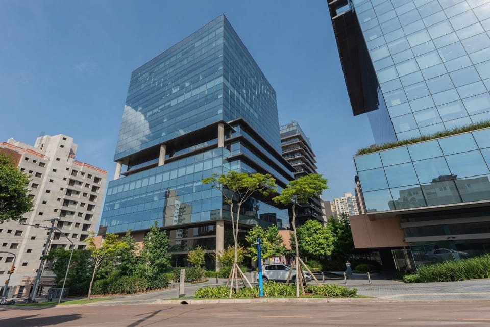 Carlos Gomes Square by LikeHome Apartment in Porto Alegre