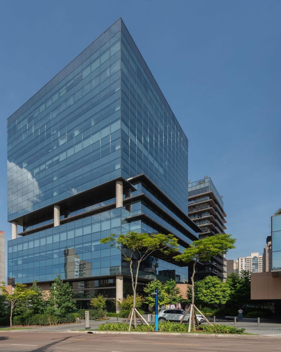Carlos Gomes Square by LikeHome Apartment in Porto Alegre