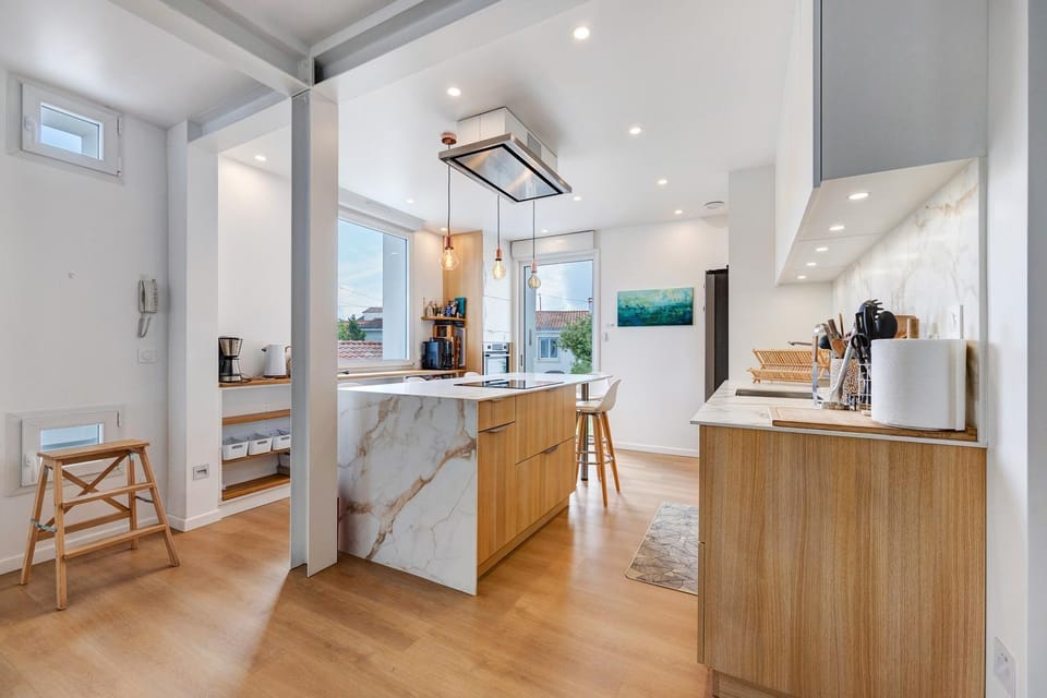 Kitchen or kitchenette, Living room