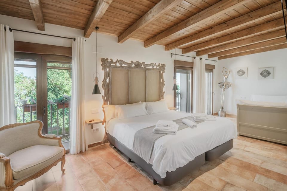 Living room, Bedroom