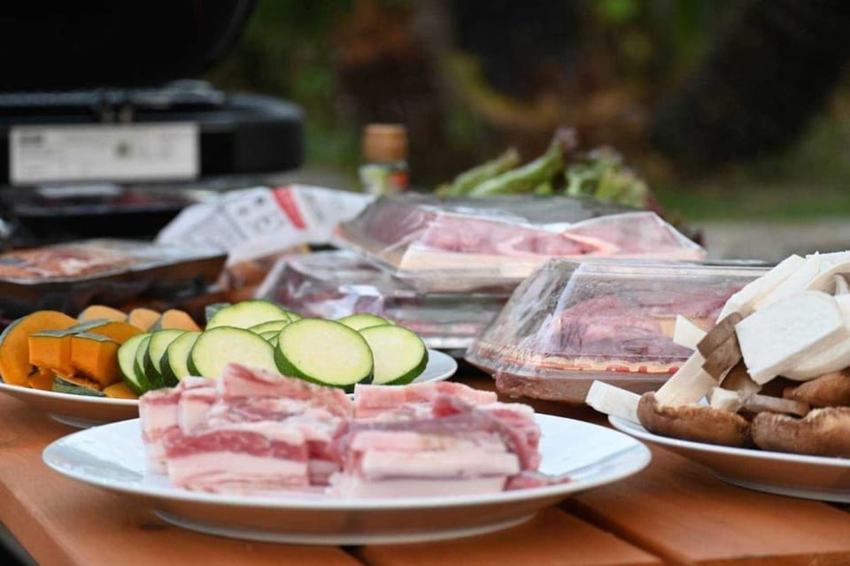 BBQ facilities, Food and drinks, Food