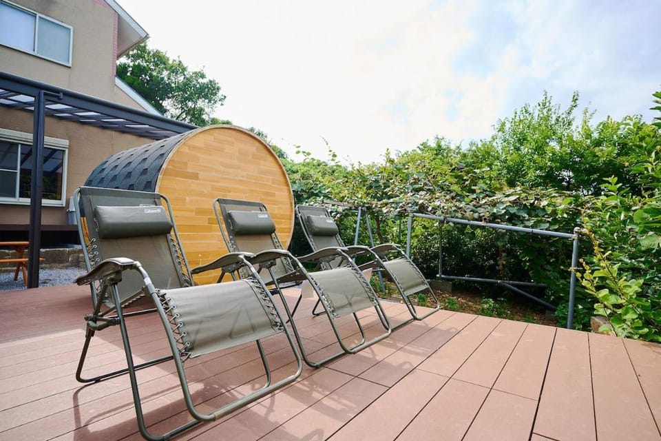 Day, Sauna, Balcony/Terrace, Seating area
