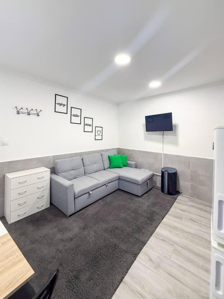 Communal lounge/ TV room, TV and multimedia, Living room, Evening entertainment