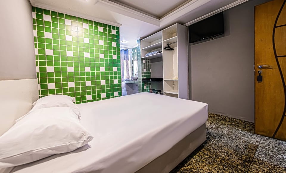 TV and multimedia, Bedroom, locker