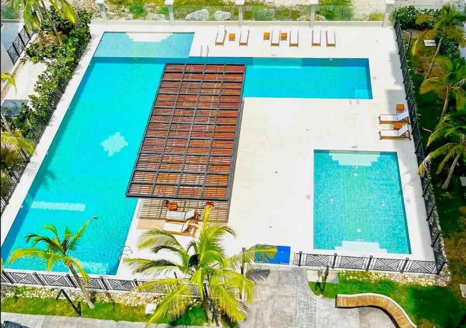Day, Swimming pool, Swimming pool