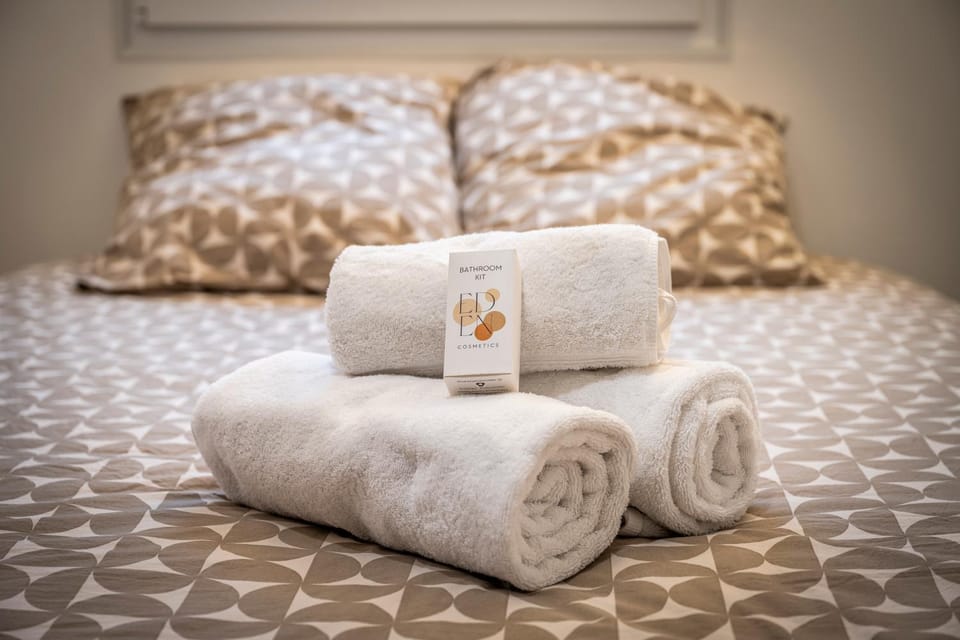 Bed, Photo of the whole room, Bedroom, towels