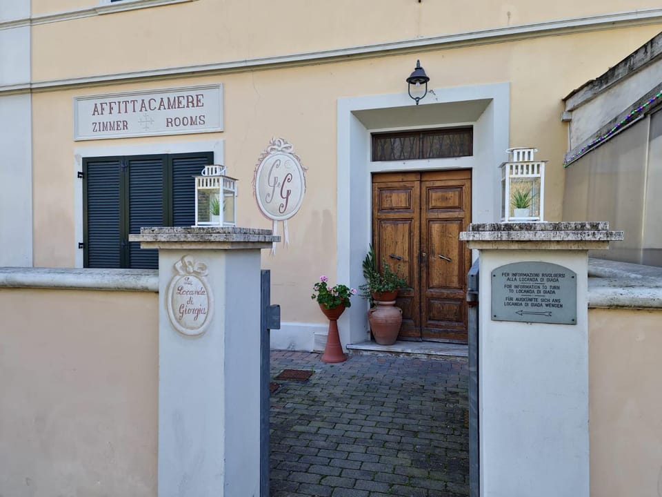 Facade/entrance, Logo/Certificate/Sign