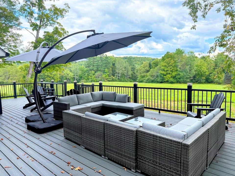 9FR Renovated home with beautiful views, large yard, dogs welcome! Nature lodge in Sugar Hill