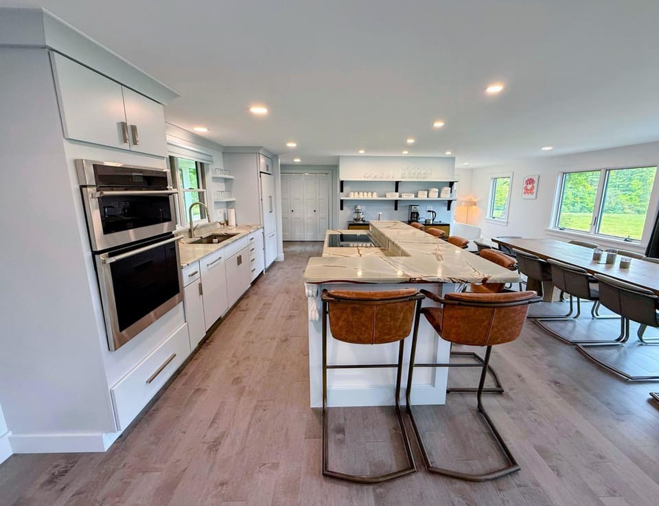 9FR Renovated home with beautiful views, large yard, dogs welcome! Nature lodge in Sugar Hill