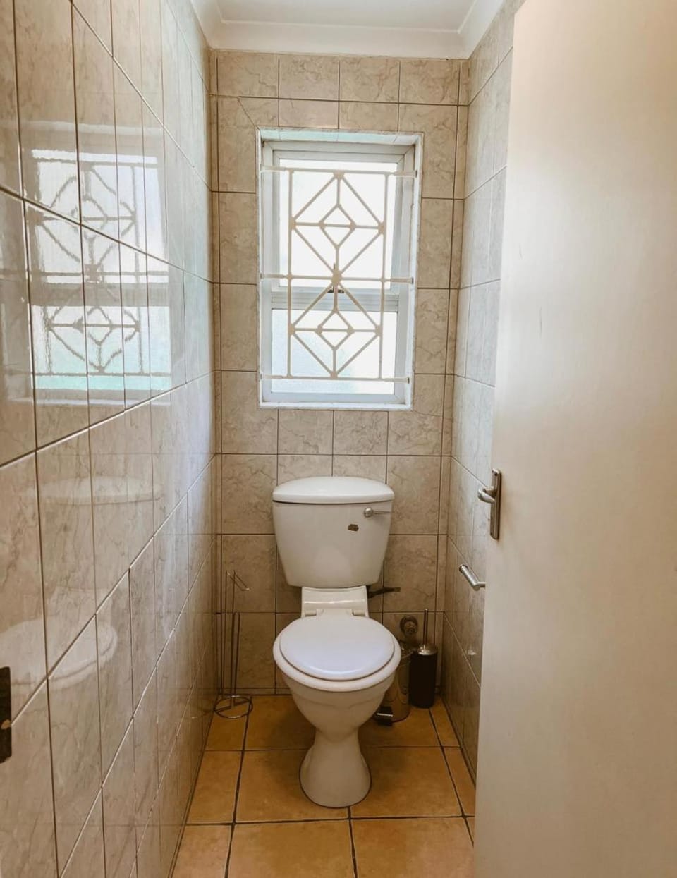 Toilet, Internal: Not applicable to any particular room