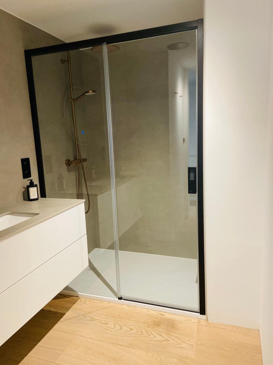 Shower, Bathroom