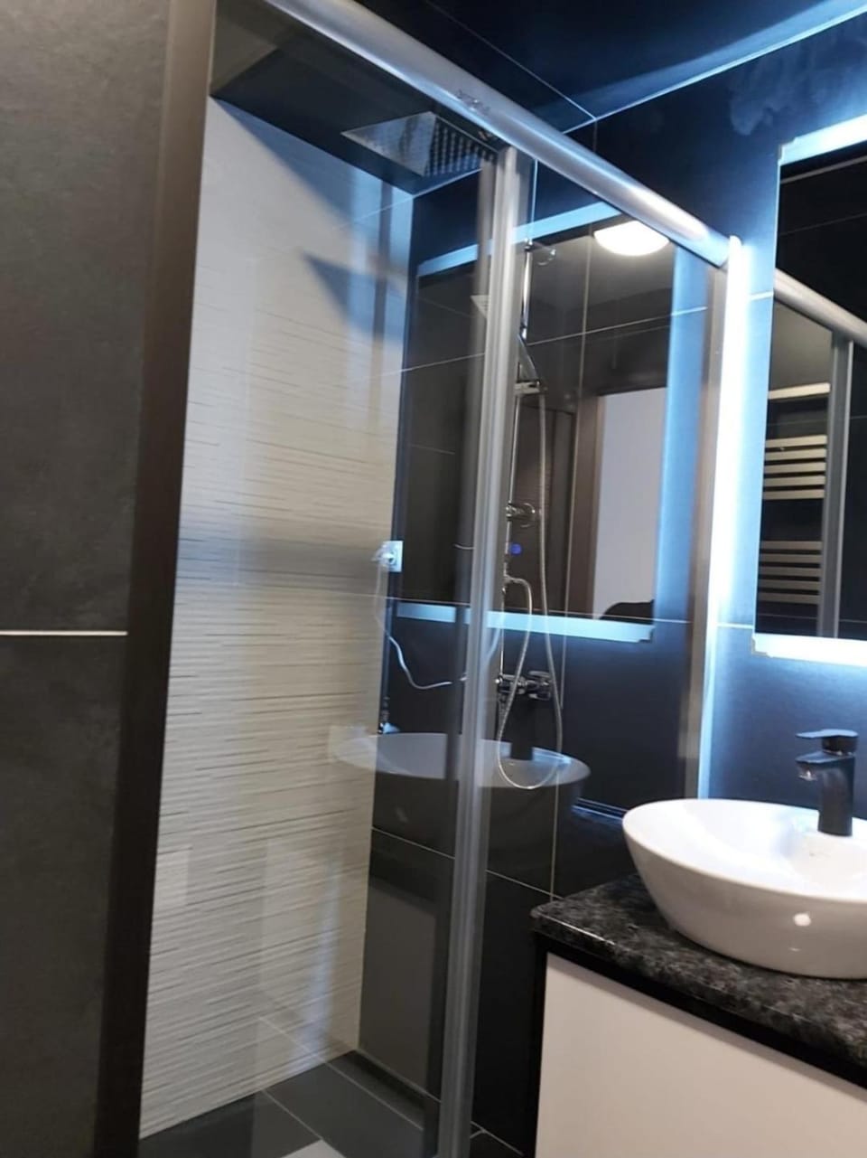 LUX HOT TUB IN BEST TOWEr Apartment in Tbilisi, Georgia