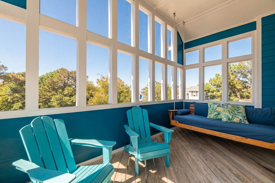 Seaquestered - Corolla, Monteray Shores, Pool, Hot Tub, Pets OK, Community Pool, 700 Yds to Beach House in Corolla