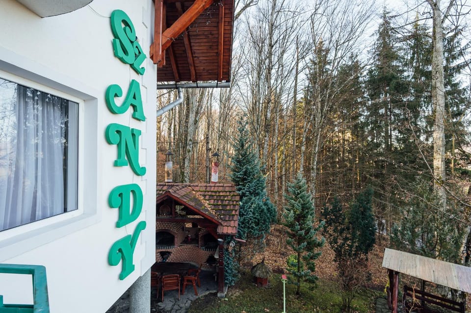 Property building, Day, Natural landscape, Garden, View (from property/room)