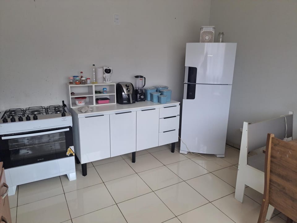 Quarto confortável com armário smart tv e ventilador Vacation rental in Montes Claros
