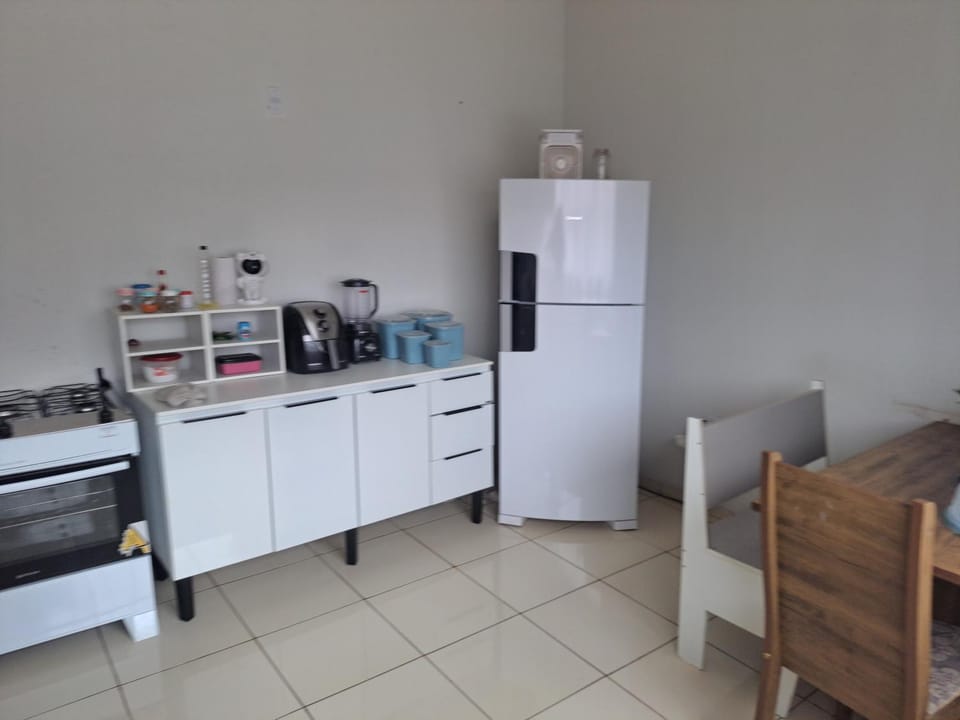 Quarto confortável com armário smart tv e ventilador Vacation rental in Montes Claros