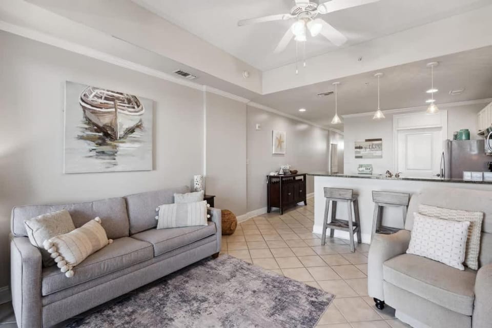 Wharf 811 Waterfront Views Lazy River sleeps 6 House in Orange Beach
