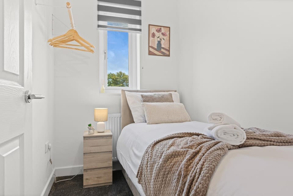 Bed, Photo of the whole room, Bedroom, towels, wardrobe